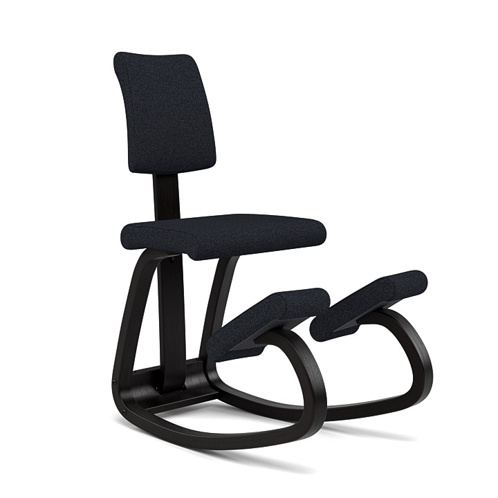 Varier - Variable™ Plus , seduta ergonomica con schienale. Legno laccato nero, tessuto nero. - STV4