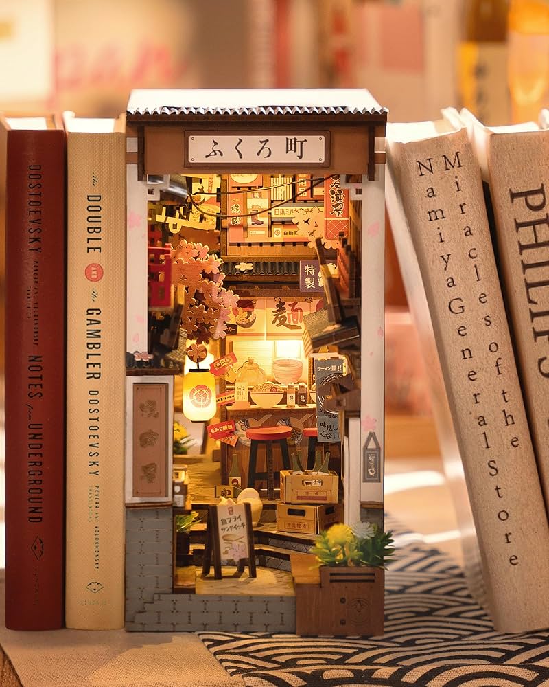 Robotime Rokr - Book Nook Sakura Wine alley. Reggilibro 3D da montare - TGB11 - immagine 3